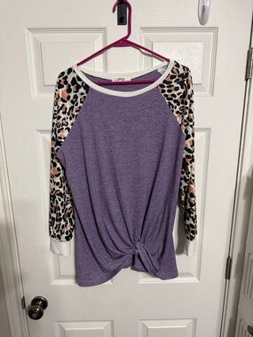 OASIS Lavender Knot-Front Raglan Top with Leopard-Print Sleeves